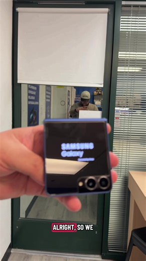 Galaxy Z Flip7 Screen Replacement Guide