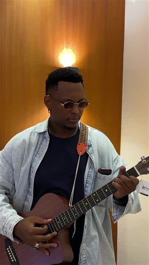 A little Sunday Melody for the Queens of this world. Today we celebrate your strength, love and resilience. Happy women’s Day❤️ #womensday #internationalwomensday #trending #serenade #livemusic