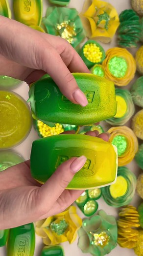 Satisfying ASMR Soap Crushing and Starch Sensations