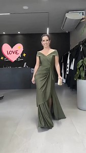 31 reactions | Disponible bajo pedido ✨️  Tiempo de envío 5 días laborables Toda talla Envios a todo Ecuador https://api.whatsapp.com/send?phone=593990976955 Pedidos vía WhatsApp 0990976955 #vestidoslargos #vestidos #moda | TiendaOnlinemariuxizambrano | Facebook