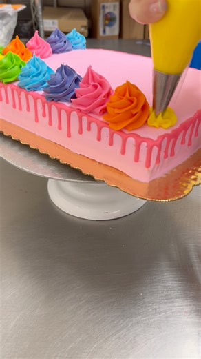 I can’t picture a more fun cake!! 🎨 #cakedecorating | Messy Baker