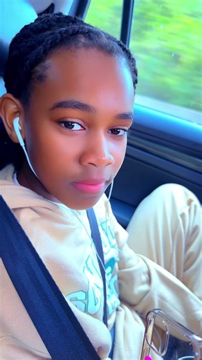 Are you guys still wondering 😂😂😂 why Queenmercy doesn’t smile #boniandjudiediaries #positivevibes #parenting #lifestyle