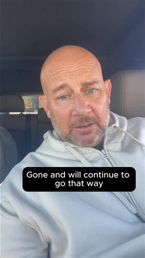 Comment the word AGE is this clicks with you or if you’ve experienced ageism or are wondering what’s next for your career. I spent some time w recruiters this week and the news isn’t good… especially if you’re older. Here’s the deal—so many of us over 50 feel aged out, rejected, or stressed about income, work, and what’s next. Watch the video to find out exactly why (hint ageism and tech)… and what we can do because many of us, whether you’re looking for a job or hugging the one you have are ask