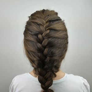 Cómo hacer la trenza de raíz francesa o de espiga - Pequeinados