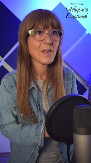 “Amarse a uno mismo es el comienzo de un romance que dura toda la vida.” Oscar Wilde #Frases #InteligenciaEmocional #VivirConInteligenciaEmocional #OscarWilde | Vivir con Inteligencia Emocional