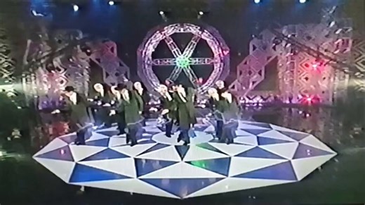 4曲目✨SMAP&野猿『叫び』〜1999年 野猿 スマスマ③終〜3曲目✨野猿『Be cool!』は普通の黒スーツVer.の野猿のみだし飛ばしたけど見たかったかな😅とんねるちゃんとSMAP最高✨最近見つけたKinKiとのコラボもうたばんの嵐の下剋上も最高✨🥹この時代最高だった✨🍀＃とんねるず ＃野猿