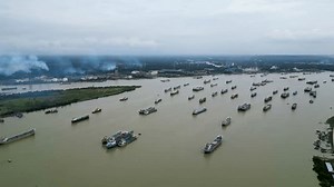 Vista Aéreas de los Pequeños barcos: video de stock (totalmente libre de regalías) 3620177133 | Shutterstock