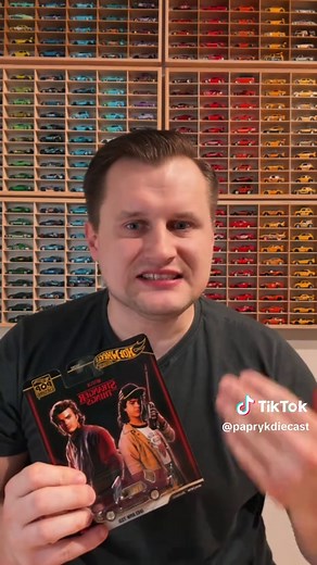 🌌 Hołd dla Hawkins i legendy Hot Wheels! 🚗✨ Oto BMW 733, model inspirowany kultowym serialem Stranger Things, który wczoraj zakończył swoją epicką podróż… Miniatura, która oddaje każdy detal, każdą nostalgię i klimat mrocznych tajemnic Hawkins. To nie tylko samochód – to kawałek historii serialu! 🖤#strangerthings #fyp #dlaciebie #trend #viral