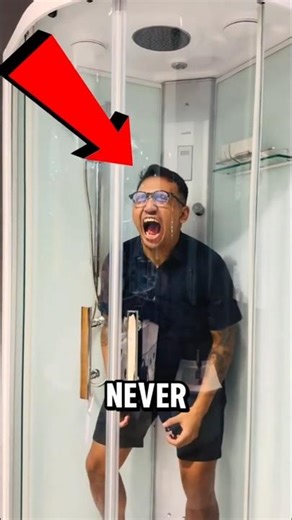 Did This Prank Go Wrong the Moment His Friend Tried the Machine? 😂📹