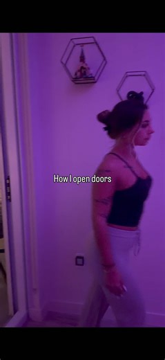 How do you open doors? 🤨 I almost got stuck, again 😓