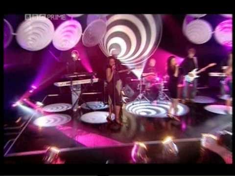 Sugababes Push The Button - Live @ Totp 17 - 09 - 05