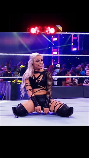 Liv vs Lynch😱 #wwe #wrestling #wweuniverse #wweuniverse #rhearipley#nxt#wwefan #wwelive#wwesupershow