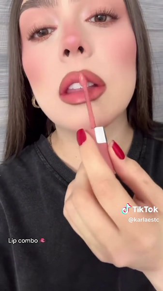 Combo de Labios: Lápiz Italia y Labial L’Oréal 601