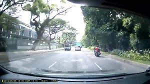 32K views · 134 reactions | "Reckless lane changing along Bukit Timah Road. Swerve left then one time change 3 lanes without due care." (5/05/19) (Credit: Gordon) If you're selling your car or if you wish to manage your vehicle better - try the Motorist App, it's free! Download: https://www.motorist.sg/app-AfSiredrRe2 | Singapore Reckless Drivers | Facebook