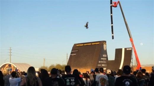Colby Raha launches 90 feet, setting record at Revel Surf Park - KTAR.com