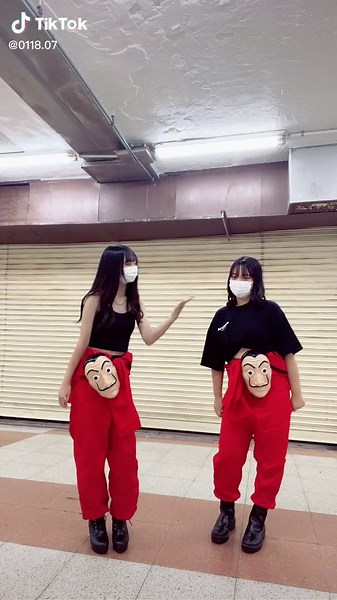 ハロウィン1日目：ペーパーハウスコスプレのスタイルとアイデア
