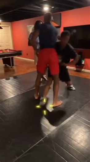 @dfrazier_174 on Instagram: "Proper arm drag double leg positioning for wrestlers 🤼🔥🤼‍♀️ #explorepage✨ #reels #usawrestling #bjj #viralvideos"