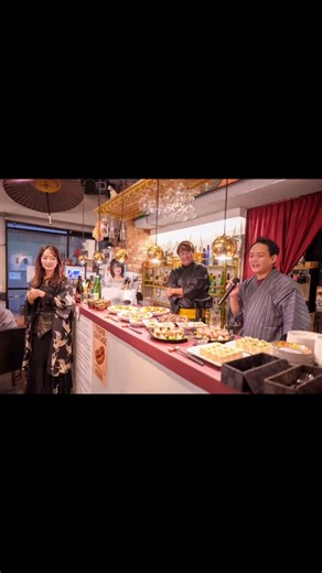 asami nishimaki on Instagram: "⁡ 先日、 カフェ＆バー King&Queen（キング＆クイーン）秋葉原店 @k_q_akiba にて開催された、 直樹さん @nao.s0303 主催の お着物好きが集まる会 へ👘✨ ⁡ フォトグラファーの ともこさん @tocotoco_photo フォトグラファー兼着物サポーターの makoさん @mako.watsunagi お2人に、とっても素敵なお写真をたくさん撮っていただきました📸💕 ⁡ 本当にありがとうございました✨ ⁡ お着物を通して生まれるご縁は、どれも温かくて特別。 お会いできた皆さま♡ 心よりありがとうございました😊🌸 ⁡ ⁡ #着物好きな人と繋がりたい #着物コーデ #着物女子 #着物美人 #キモノ女子 #和装コーデ #和装好きな人と繋がりたい #kimono #kimono_style #フォトグラファー #着物撮影 #撮影会 #着物イベント #ご縁に感謝 #素敵なご縁 #KingandQueen秋葉原 #秋葉原カフェ #着物仲間 #着物好き集まれ #着物サポーター #フォトウォーク #