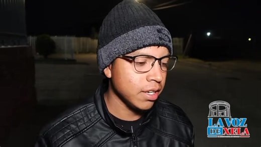 ERA MILITAR: CONTINÚA LA ENTREGA DE FALLECIDOS A FAMILIARES EN INACIF XELA | Víctima originario de Jalapa, Wilson González Pérez, de 19 años, pertenecía al Ejército de Guatemala, perdió la vida en el accidente de los transportes Sinaloa en la cumbre de Alaska, ruta interamericana. Escuchemos a un familiar. #Noticia #seguimiento ⌨️📹La Voz de Xela / José Diego Puac | La Voz de Xela