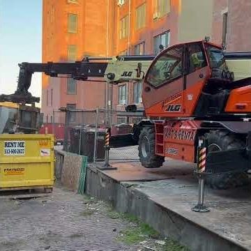 Watch this JLG rotating telehandler handle this like a beast. #JLG #Telehandler #RotoTelehandler