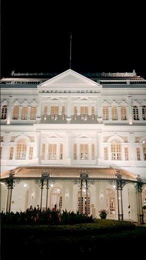 Raffles Hotel Singapore 🇸🇬 | The World’s Most Famous Luxury Hotel? | Over 50 Travel #shorts