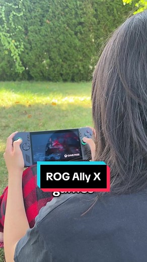 TechJoyce (@techjoyce) - Unboxing the RG Lix: A Portable Windows 11 Gaming System