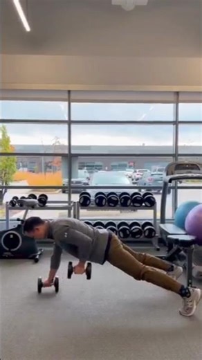 Core Exercise: the Renegade Row demonstrated by Physiotherapist Adam Hanton-Fong