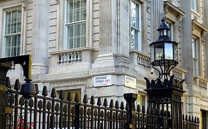 【360°全景VR】原来英版“中南海”长这样？！