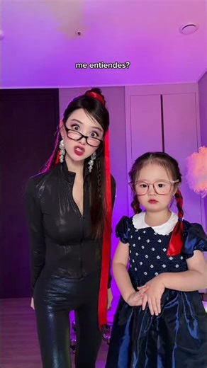 mi hermana y yo por fin hicimos el cosplay bayonetta: pt. 2 #mamayhija #cosplay #nayoon #bayonetta