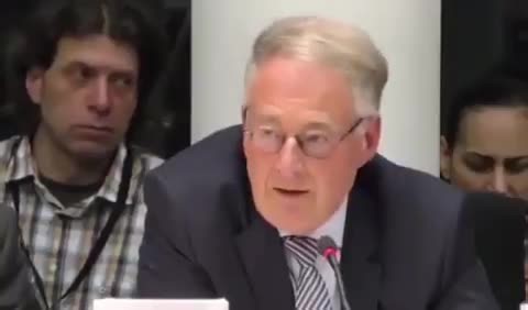 Engaging Business Meeting: Collaborative Ideas Exchange