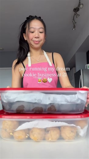 caits cookies on Instagram: "10 hour shift in the kitchen after a full day of classes😅👩‍🍳 if you’re a home baker wanting to start taking orders, bake once a week, comment SYSTEM and i’ll send you my starter guide👩‍🍳🤍 #cookiebusiness #bakingbusiness #homebaker #bakers #dreambusiness could you do this after classes?"