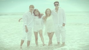 Update: KARD Shares Fun Behind-The-Scenes Look At "Hola Hola" MV In Special Teaser | Soompi