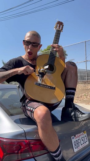 Explore Pulp Fishing Techniques with Guitar Playing