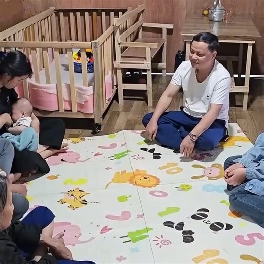 Bao kissed his Man in front of his father and a stranger to prove that they truly loved each other | Boy Toy Gel Shadow