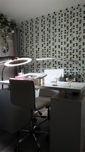 Nail Tech Desk Setup for a Fun Client Day