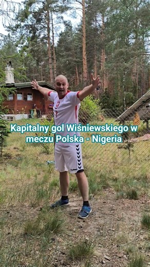 Przemysław Wiśniewski strzela bramkę na 2:2 w meczu Polska - Nigeria
