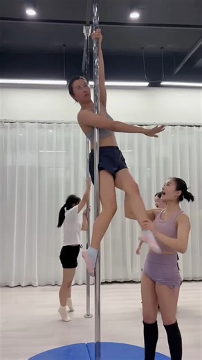 #AdultsLearnDanceFromBeginners #DailyPracticeOfDanceStudents #AdultDance