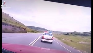 911K views · 5.7K reactions | "– Șefu', eu i-am dat decât un flash...