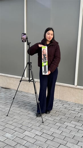 Магазин сотовых аксессуаров on Instagram: "Штатив - трипод высотой 141см😍 ✔️Подходит для всех видов фото и видеосъемки, включая мобильную съемку. ✔️Имеет универсальный винт 1/4, для крепления любых камер. ✔️Чехол; Цена: 6100тг 📲Заказы принимаем по ватсап: 87783884801 ———————————— Способ оплаты: 1. Наличными / Безналичный 3. KASPI QR / RED / Рассрочка ———————————— 🕐 График работы👇🏻 ПН-ВС - 10:00-20:00 ❗️Без перерыва❗️ ———————————— Доставка - от 500 тг В другие города - 1500тг ———————————— 📍