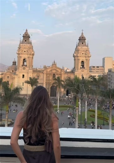 Amamosss mi 🇵🇪 y el pisco sour!!!🤤❤️ tienen que hacer esta ruta, es un plan increible #lima #piscosour #centrodelima #planeslima #turismolima