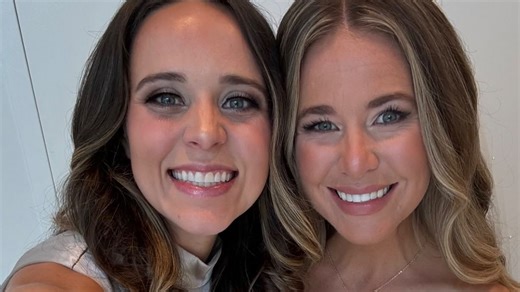 After eldest sister Jana Duggar confirmed she is expecting her first baby with husband of one year Stephen Wissmann, her sister Jinger Duggar had a hilarious reaction. bit.ly/3HH5zSP | E! News
