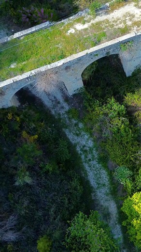 🇨🇾🌿 Forgotten ancient bridges of Cyprus. An amazing example is this massive bridge at Vasa Koilaniou village. Οι ξεχασμένες παλιέ γέφυρες της Κύπρου. Ένα καλό παράδειγμα αυτή η μεγάλη παλιά γέφυρα στην Βάσα Κοιλανίου. . . . . #photography #kypros #cyprus #κύπρος #nature #green #cyprusvillage #hike #hiking #bridge #cyprusnature | Bora Markovic Photography