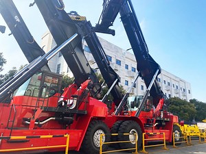 [Hot Item] 45 Ton Reach Stacker for Load 20'/40' Containers Handling