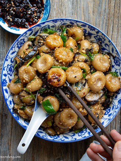 How to Make Hakka Taro (Yam) Abacus Seeds '客家算盘子' - WoonHeng