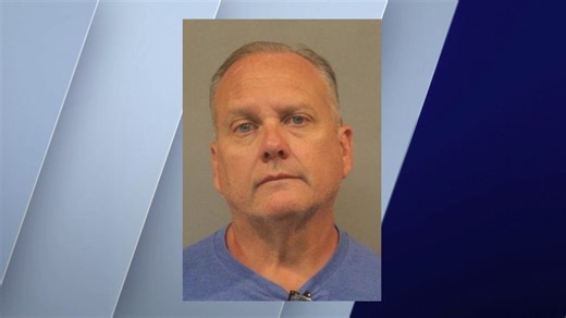 Correctional officer accused of trafficking cellphones to inmates at Lake County Jail