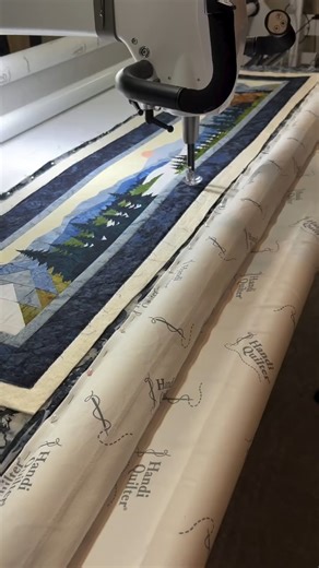 Gorgeous quuilt stitched together by @SuperiorThreads Monopoly! Repost from the talented: @kristinas_quilting! 🧵 | Superior Threads