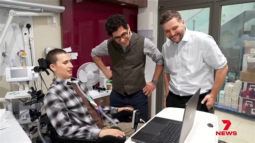 7NEWS Sydney on Instagram: "A computer chip implanted in the brain is enabling paraplegics to control computers using only their thoughts."
