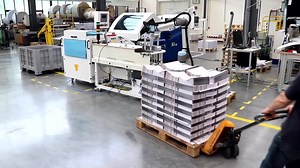⚡ Unser UR10e-Cobot bringt mehr Leistung in Kommissionier-, Verpackungs- und Palettieranwendungen. Optimiere Stapel für Stapel und sorge für mehr Produktivität und Ergonomie End-of-Line. 💡 Lies Dich schlau auf unserem Blog und erhalte Antworten auf folgende Fragen: ☑️ Was kann ein Palettiercobot? ☑️ Wie automatisiere ich das Palettieren? ☑️ Was bringt mir ein Palettierroboter? | Universal Robots