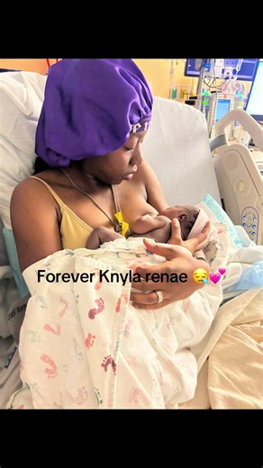 Forgot to show her chair but ..The rest of her stuff is bagged up but these are the things we have left out .. #knylarenae #infantlost