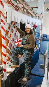 See the Gingerbread House float in all its candy and chocolate glory at the Parade on Rockaway 😍 The Parade on Rockaway Winter Village & Holiday Market exists to bring joy, hope, & Christmas to Jamaica, Queens right here in New York! Spread the word that this 3 day Christmas extravaganza is happening Dec. 5-7th. ➡️ Friday, Dec. 5th, join us in the Hope Holiday Village for our Grand Christmas Tree Lighting, the LARGEST lighting in all of Queens! 🎄 ➡️ Saturday, Dec. 6th at 5pm join us for the Pa